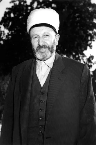 Süleyman Hilmi Tunahan Hazretleri Beyaz Sarığı ve Takımıyla Açık Havada Tarihi Fotoğrafı